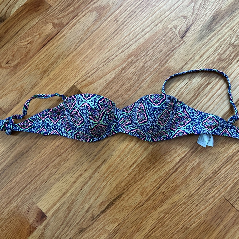 Old navy wired bikini top